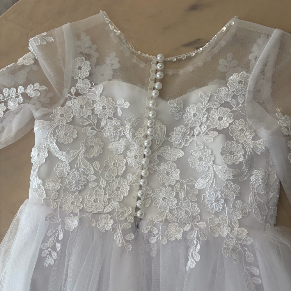 White Lace Girls First Communion Flower Girl Dress. - Picture 8 of 16